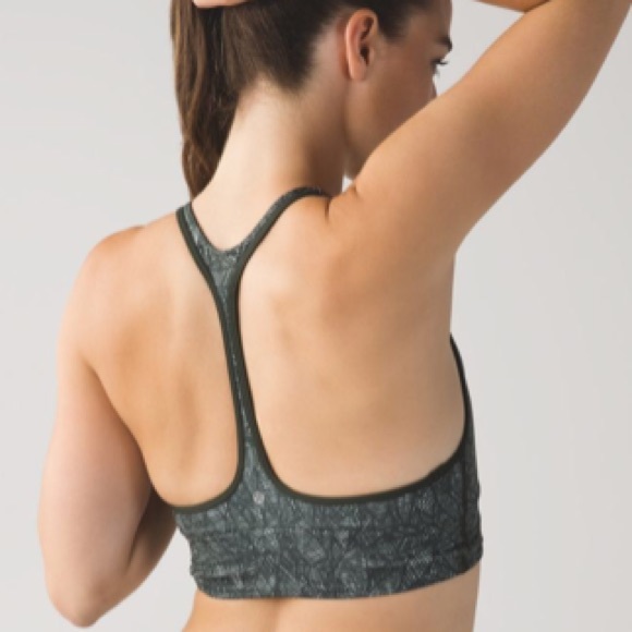 Lululemon Athletica CoolToStreet zip front bra sz4 - Picture 5 of 10